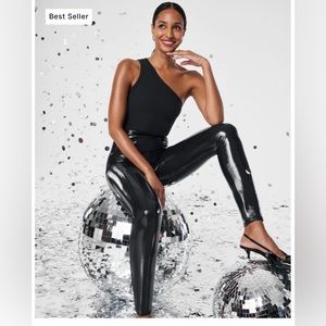SPANX Faux Patent Leather Leggings Size Large